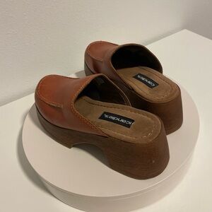 Candie's Women's Tan Leather Mules